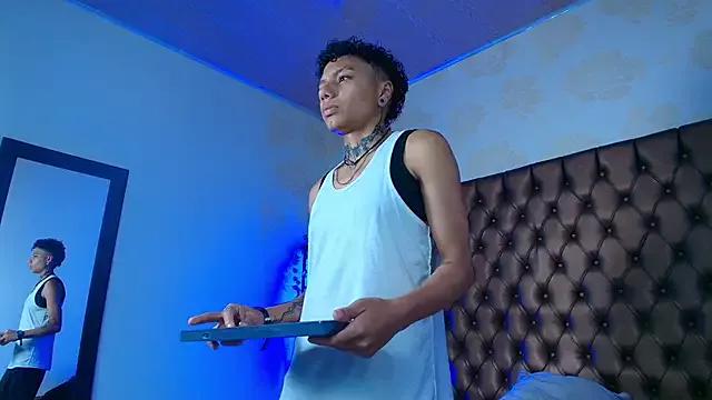 dominic_dark from StripChat is Freechat