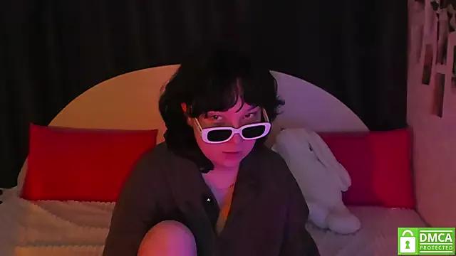 dreamgirllovee from StripChat is Freechat
