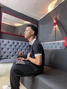 Dreams_Goldens from StripChat is Freechat