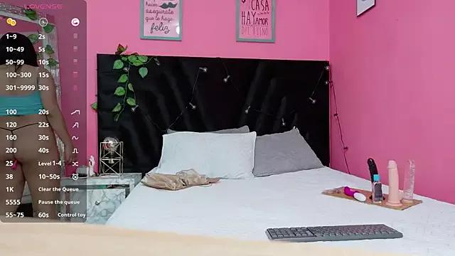 drooling4daddy from StripChat is Freechat