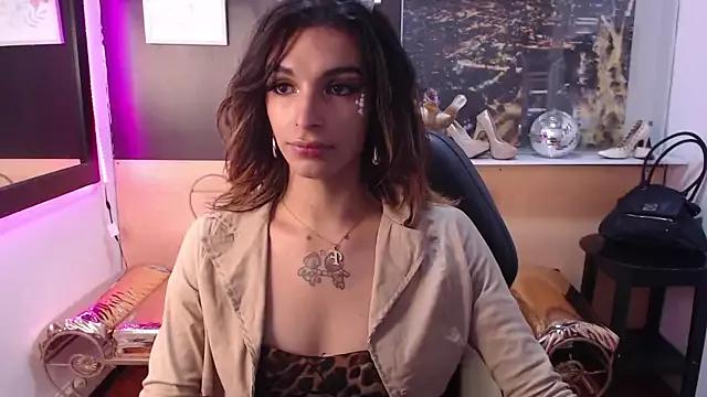 Dy_Hanna from StripChat is Freechat