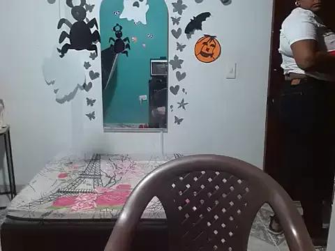 Ebony_luna from StripChat is Freechat