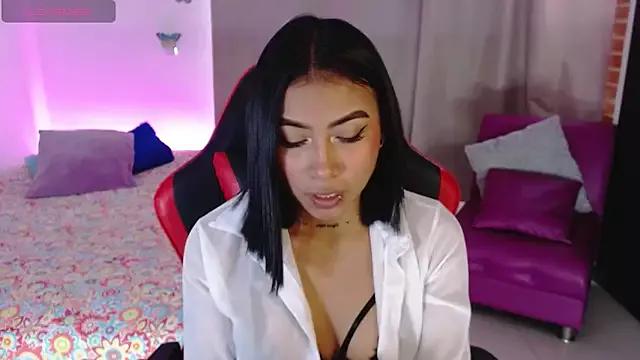 Try our girls live displays and explore the company of endless strippers, with beautiful physiques, vibrating toys and more.
