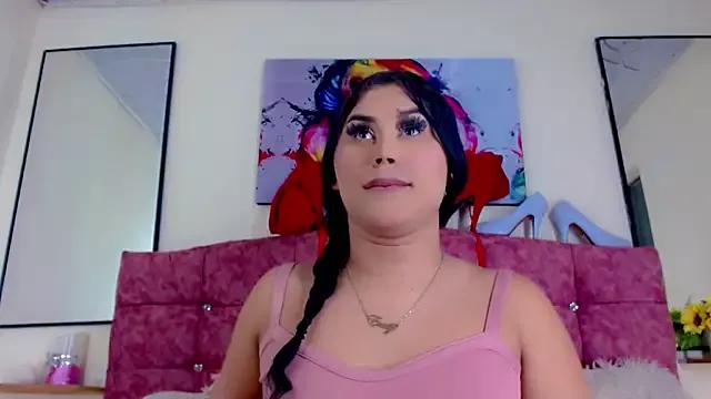 Try our girls live displays and explore the company of endless strippers, with beautiful physiques, vibrating toys and more.