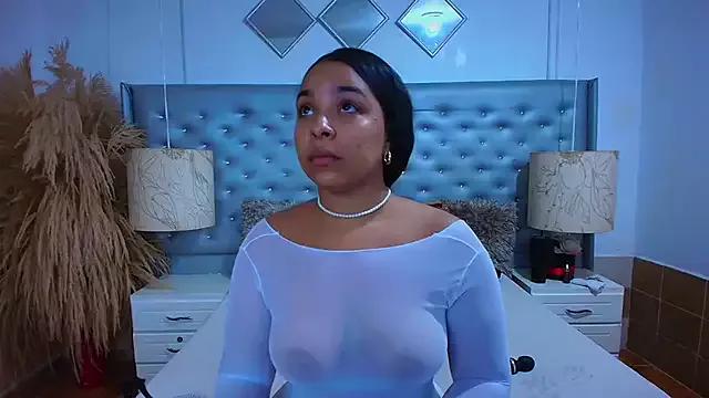 EileenBenzon from StripChat is Freechat