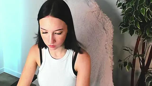 EileenMoores from StripChat is Freechat