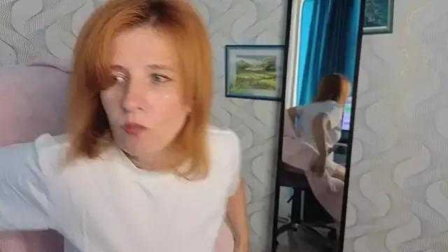 Elannaria from StripChat is Freechat