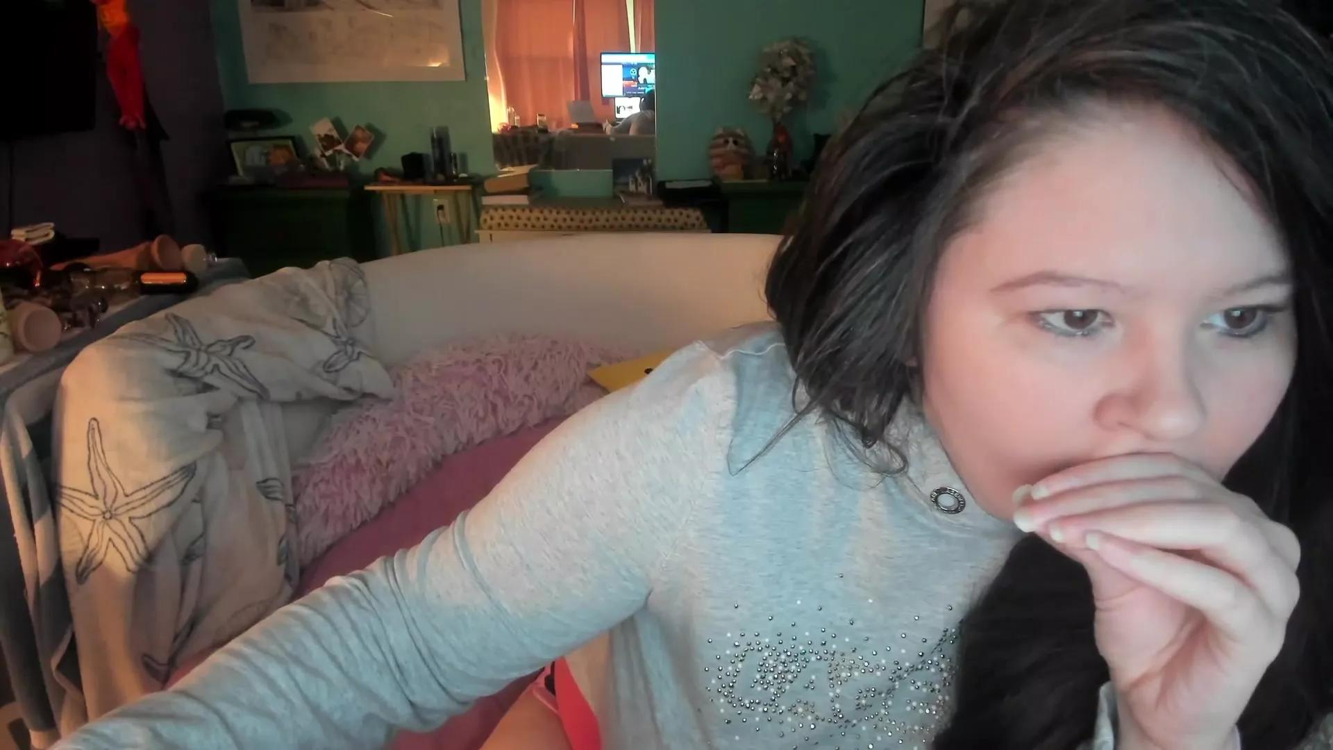 electrifiedlove from StripChat