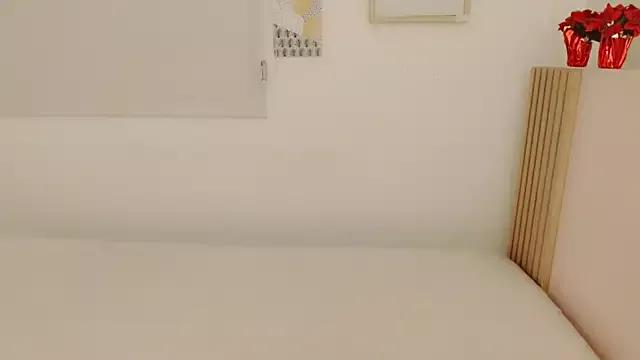 Try our girls live displays and explore the company of endless strippers, with beautiful physiques, vibrating toys and more.