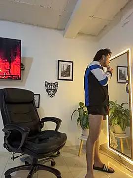 Elian_savoy from StripChat is Freechat