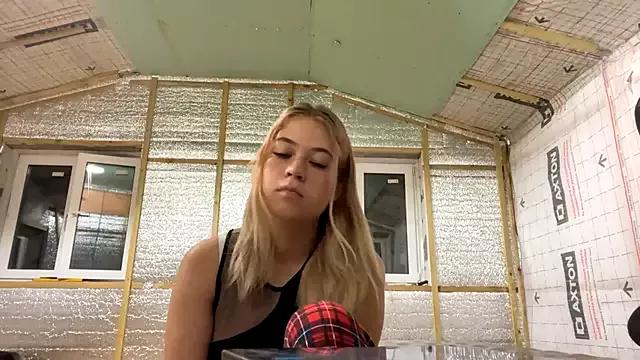 ElisabettVencee from StripChat is Freechat