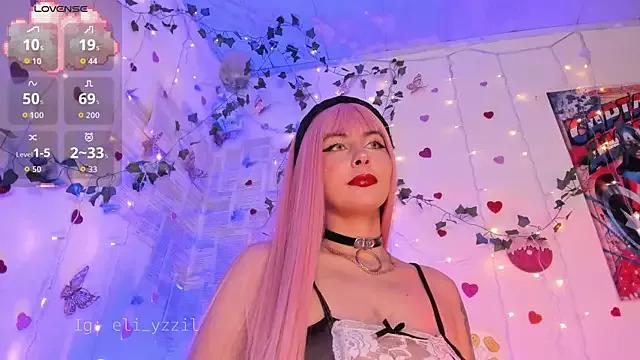 Try our girls live displays and explore the company of endless strippers, with beautiful physiques, vibrating toys and more.