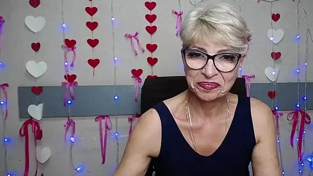 EllaBonito from StripChat is Freechat