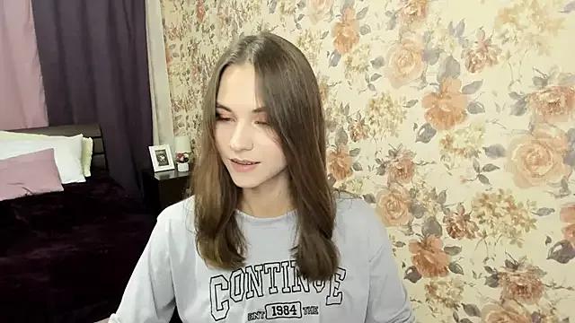 EllaCurtis from StripChat is Freechat