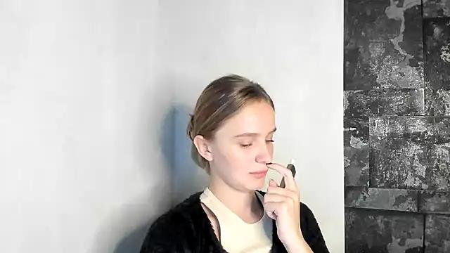 Ellamiss_mi from StripChat