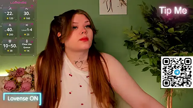 elle_one — tease u with my hard nipples