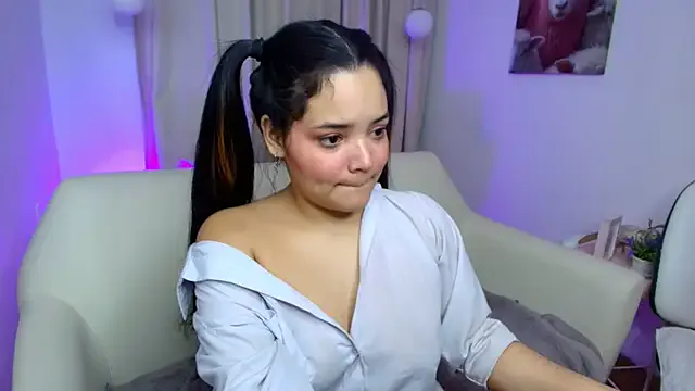 elli_snow1 — flash boobs