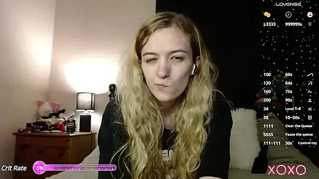 EllieeRose from StripChat