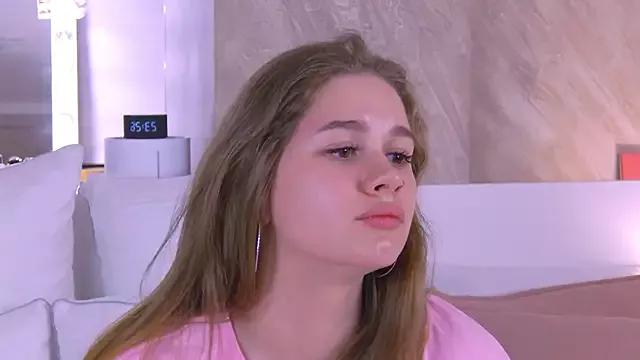 EllieHayes from StripChat is Freechat