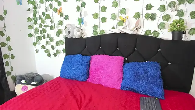 Avatar of Elly_Thompson