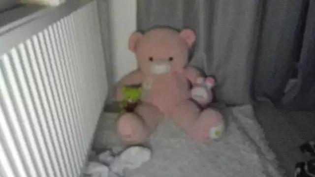 Try our girls live displays and explore the company of endless strippers, with beautiful physiques, vibrating toys and more.