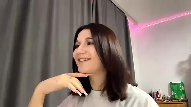 ElsieZuno from StripChat is Freechat