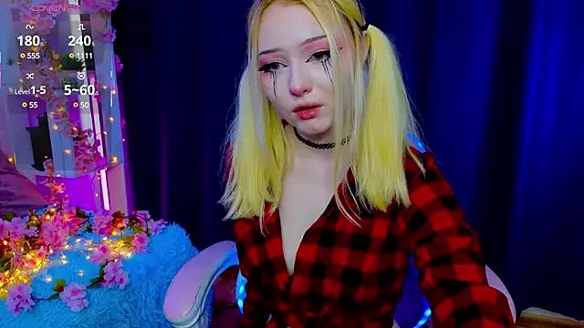 Try our girls live displays and explore the company of endless strippers, with beautiful physiques, vibrating toys and more.