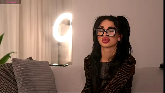 ElysiaKiss — Fingering my kitty 