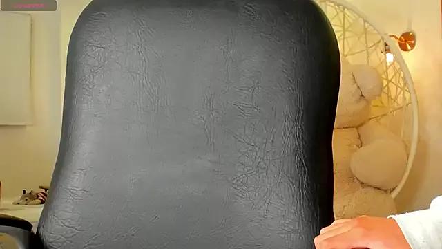 emaa_rosse from StripChat is Freechat