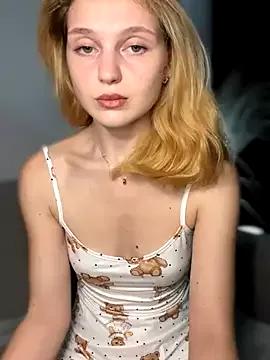 Try our girls live displays and explore the company of endless strippers, with beautiful physiques, vibrating toys and more.