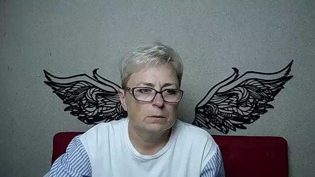 EmiliaGree from StripChat is Freechat
