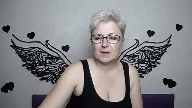 EmiliaGree from StripChat is Freechat