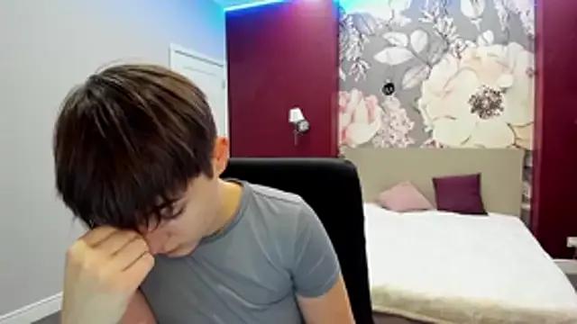 Try our girls live displays and explore the company of endless strippers, with beautiful physiques, vibrating toys and more.