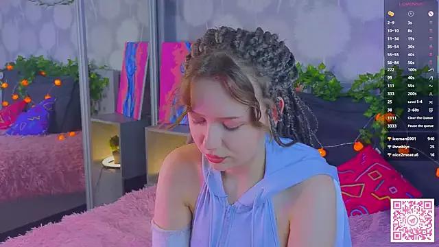 EmiliSaren from StripChat is Freechat