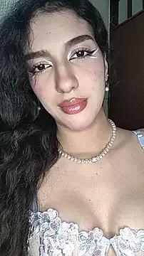 Emily-hottson from StripChat is Freechat