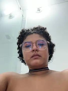 Try our girls live displays and explore the company of endless strippers, with beautiful physiques, vibrating toys and more.