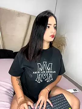 Try our girls live displays and explore the company of endless strippers, with beautiful physiques, vibrating toys and more.