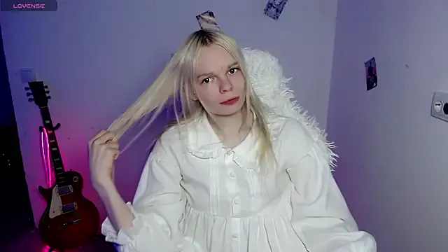 Emily_Nyaffee — cum show