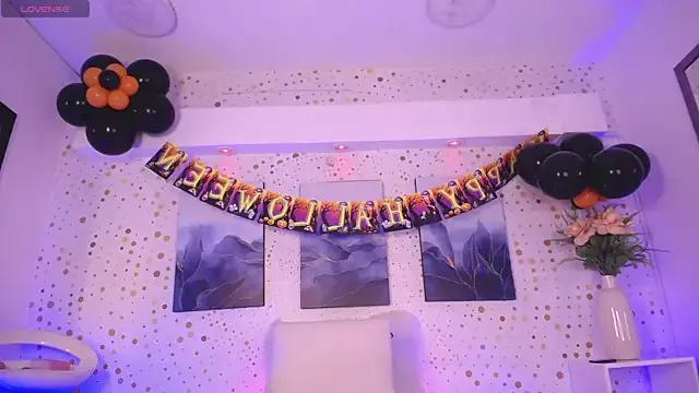Emily_Vaughan from StripChat is Freechat