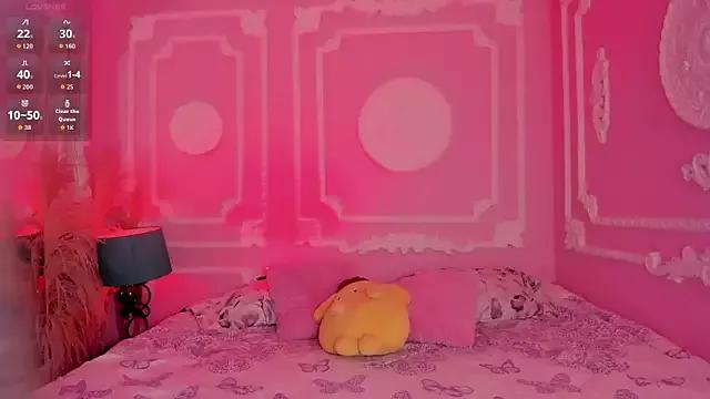 Try our girls live displays and explore the company of endless strippers, with beautiful physiques, vibrating toys and more.