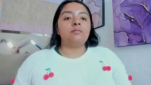 Try our girls live displays and explore the company of endless strippers, with beautiful physiques, vibrating toys and more.