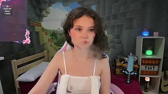 EmilyChaves from StripChat is Freechat