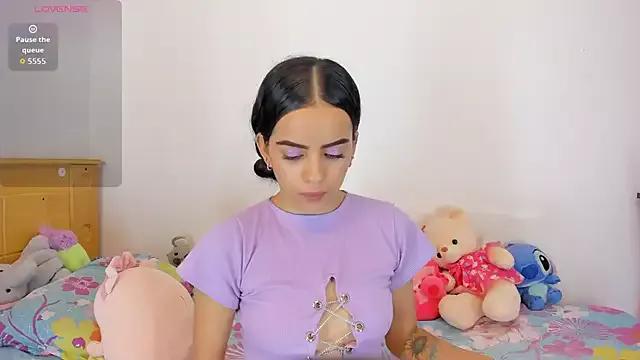 Try our girls live displays and explore the company of endless strippers, with beautiful physiques, vibrating toys and more.