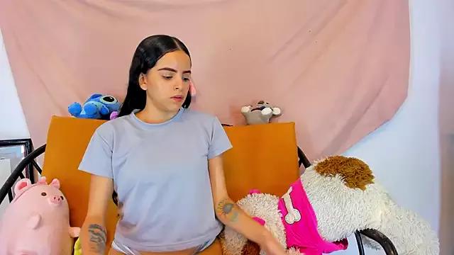 Try our girls live displays and explore the company of endless strippers, with beautiful physiques, vibrating toys and more.