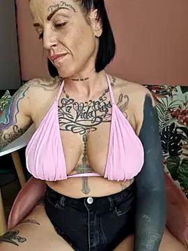 Try our girls live displays and explore the company of endless strippers, with beautiful physiques, vibrating toys and more.