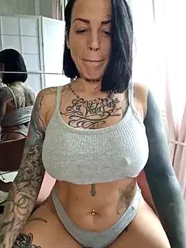 EmilyDiazofficial from StripChat is Freechat
