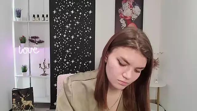 EmilyEight from StripChat is Freechat