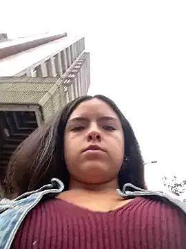 EmilyHarperr from StripChat is Freechat