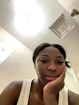 EmilyKisx from StripChat is Freechat