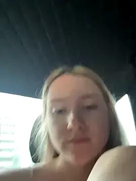 EmilyMood from StripChat is Freechat